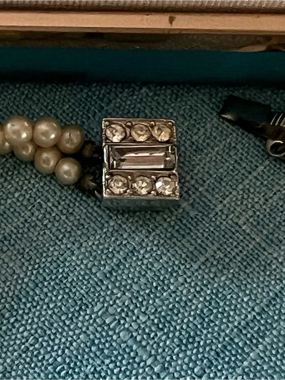 Vintage Cezanne by Richelieu double strand pearl bracelet in original box